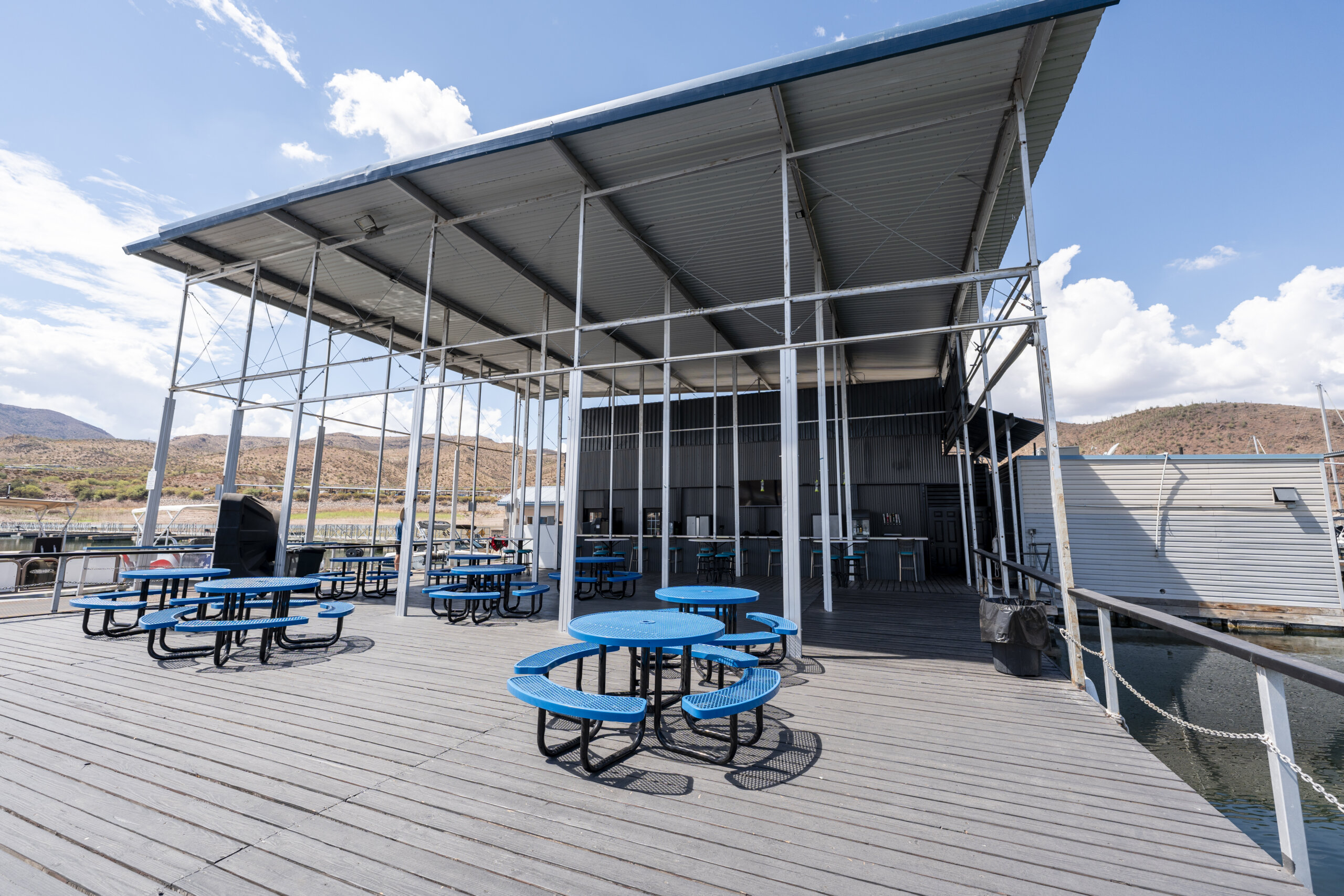 pats place bar and grill